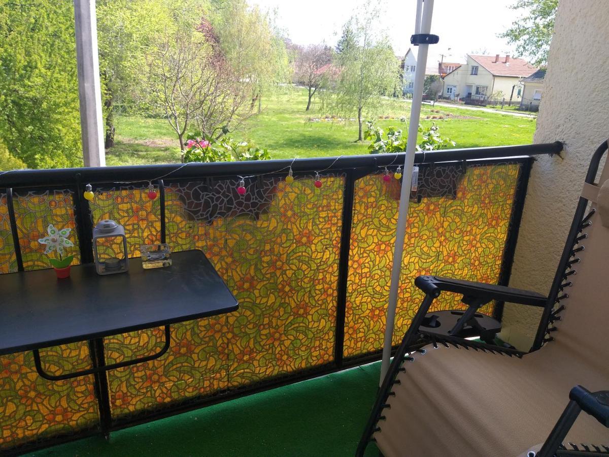 Simon Apartman Tiszafüred Eksteriør bilde